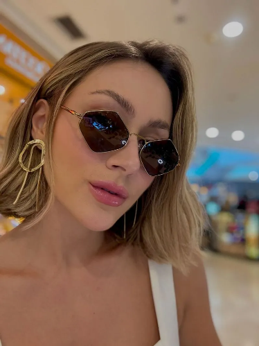 Diamond-shaped Sunglasses in Golden Metal w/ Brown Lenses