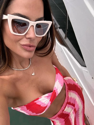 I Believe Collection - White Coloured Sunglasses w/ Silver Mirrored Lenses